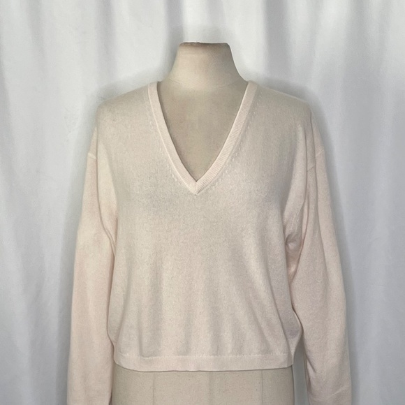NWT!! J. CREW Cashmere Relaxed Cropped V-Neck Sweater Heathered Muslin Medium - Picture 4 of 16